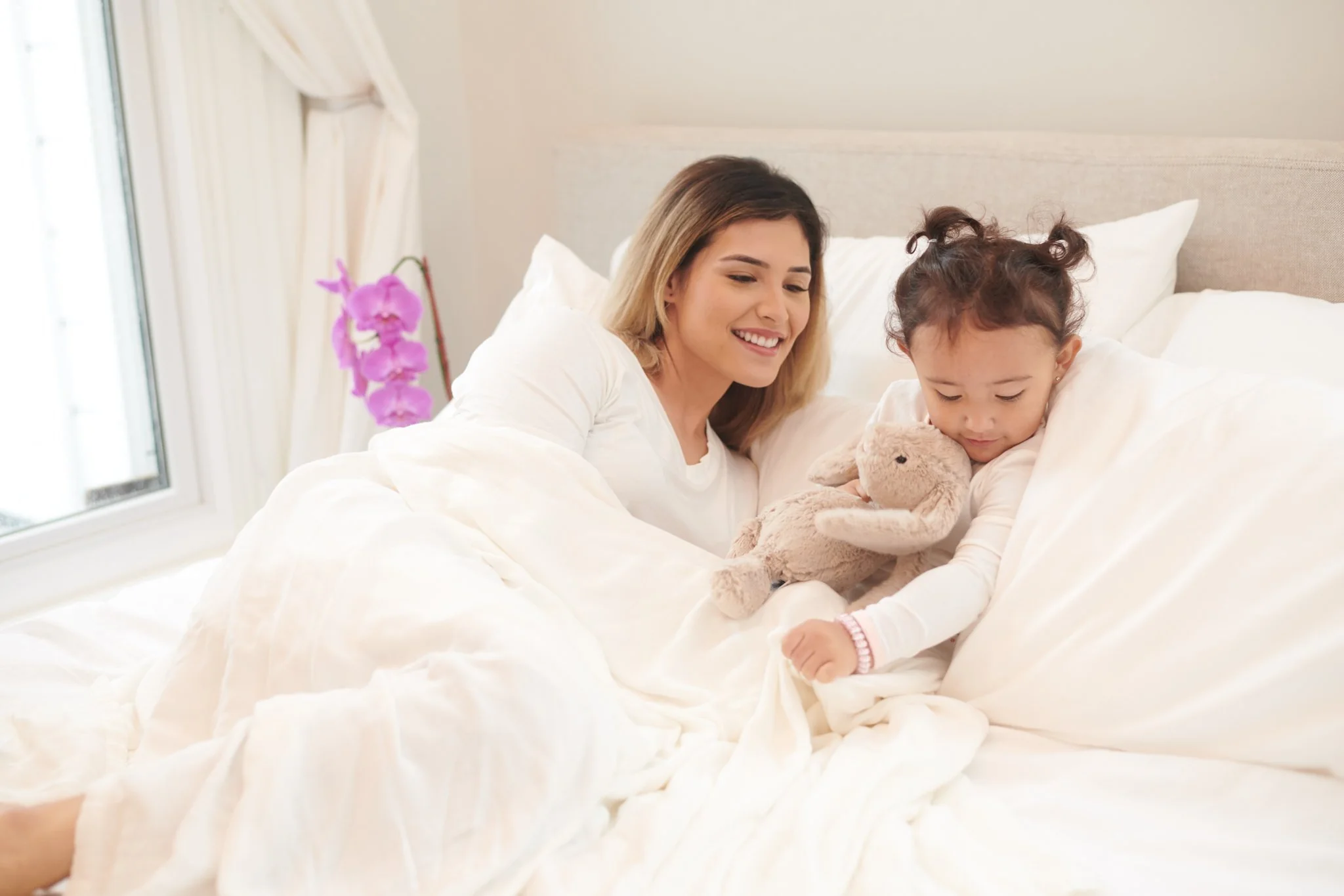 Oversized Queen Bamboo Muslin Blanket White Lightweight - Image 3